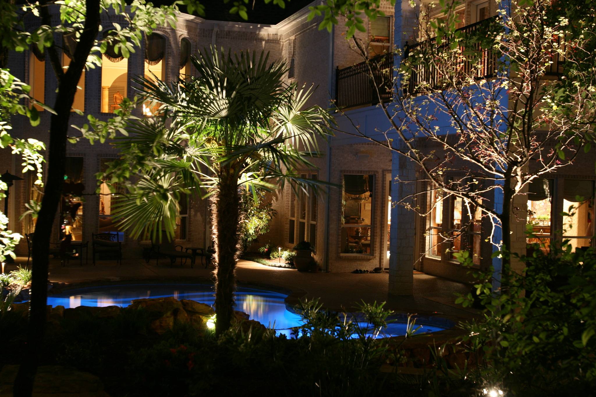 Professional landscape and tree lighting installation by CLG Lighting Oregon